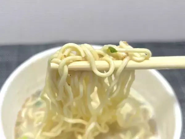 「「痛い！」がスープに溶かすと旨辛に　“死神級”唐辛子入りラーメンを食べてみた」の画像
