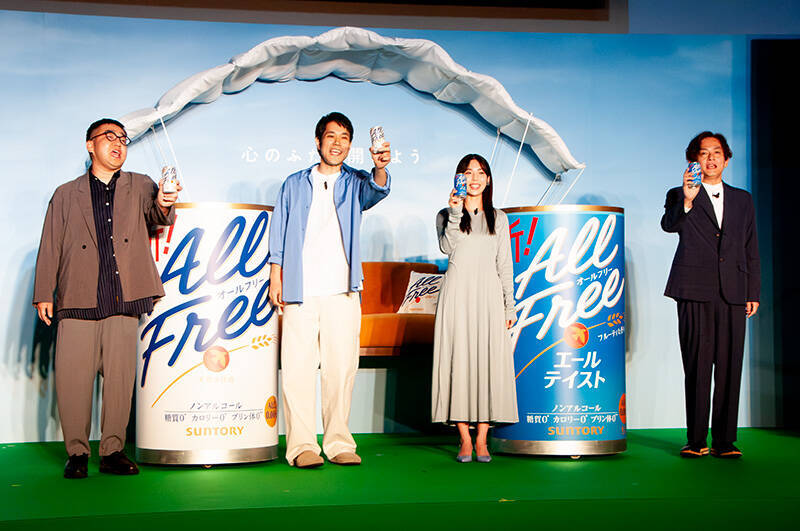 松山ケンイチ、ソファーに乗って空を舞う！「オールフリー」新CMの撮影秘話語る