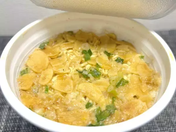 「にんにくの暴力！！リュウジさん監修“バカの考えたサッポロ一番”がウマすぎた」の画像