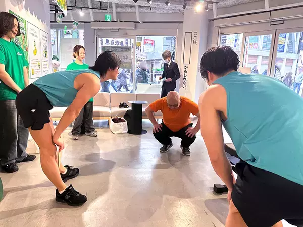 「デブ記者、マッチョに囲まれて筋トレする　mineoの「ギガ肥満」解消イベントに行ってみた」の画像