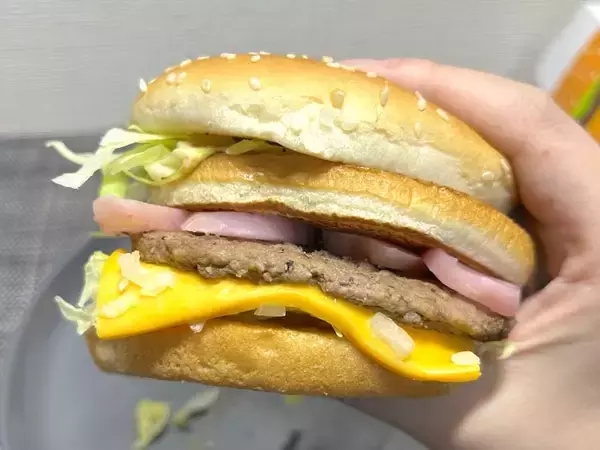 「岩下の新生姜×ビッグマック！？社長投稿のちょい足しレシピ試してみた」の画像