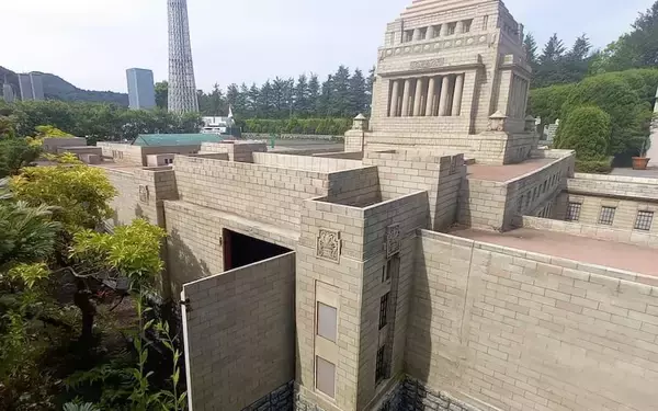 「身長7cmの高市首相が国会議事堂に！東武ワールドスクウェアの小ネタが話題」の画像