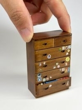 「実家のタンス」のミニチュアに共感　「うちもこうだった」の声続出