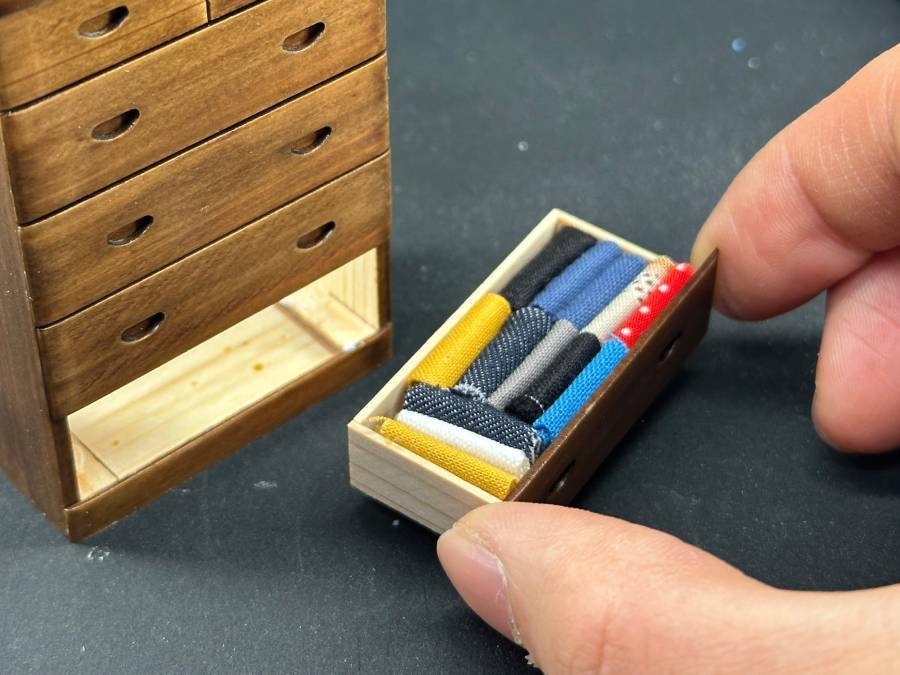 「実家のタンス」のミニチュアに共感　「うちもこうだった」の声続出