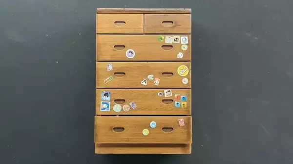 「「実家のタンス」のミニチュアに共感　「うちもこうだった」の声続出」の画像