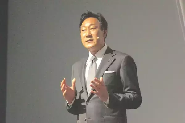 「JT、新デバイス「Ploom AURA」発表　15年ぶり新ブランド「EVO」投入で国内シェア拡大狙う」の画像