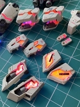 蛍光塗料とブラックライトで伝えるサイコフレームの煌めきに胸がドキドキ