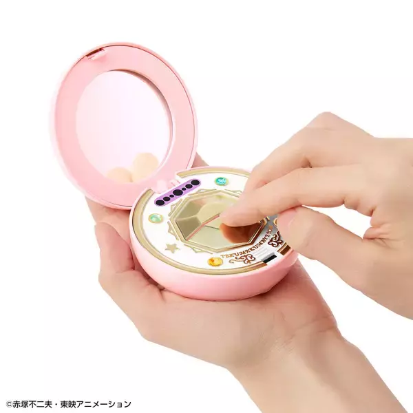 「「テクマクマヤコン」と唱えた世代へ　「ひみつのアッコちゃん第2作」大人向け変身コンパクト登場」の画像