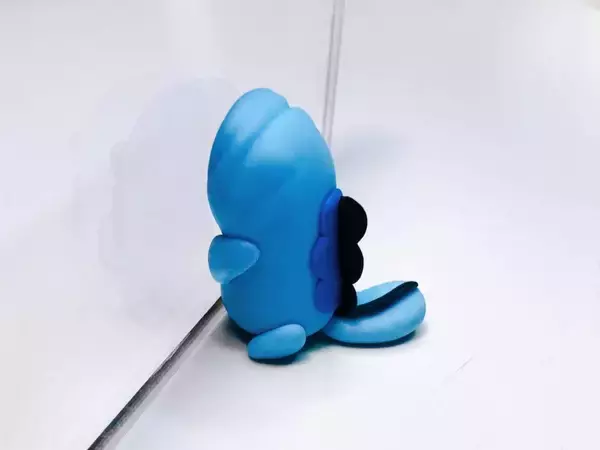 「ガラスにぶつかっても気付かない　ヌオーのゆる～いファンアート」の画像