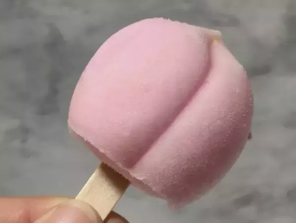 「SNSでバズった「3Dアイス」がひとくちサイズに　セブン先行発売の「3Dフルーツポップス」を正直レビュー」の画像