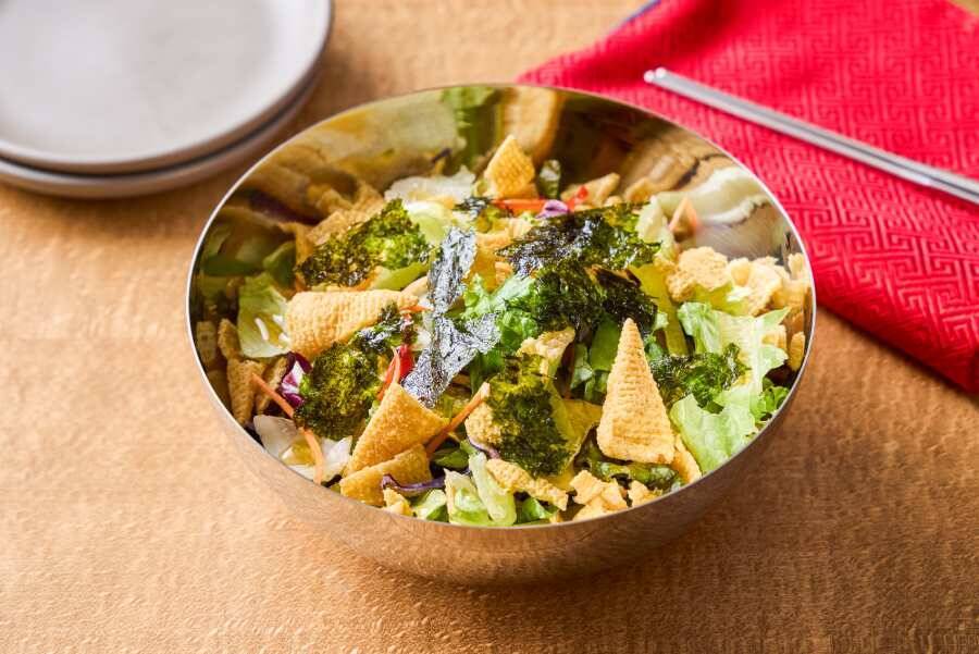 「とんがりコーン」でチーズをディップ　新味「チーズタッカルビ味」2月16日発売