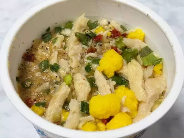 「これ非常食にもいいのでは？　初の“冷水専用”カップヌードル2種を実食」の画像