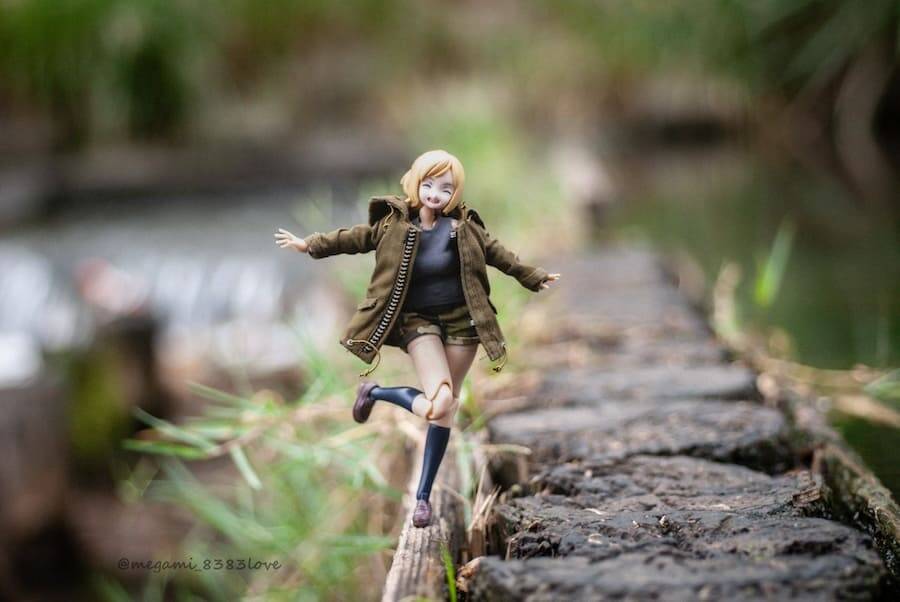 美少女プラモ写真の撮影裏側が話題　腹ばいで撮る「ご機嫌な人」に10万いいね