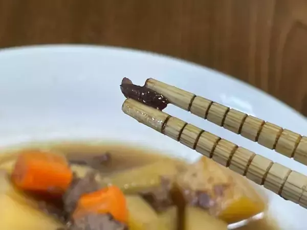 「ネタ臭漂う井村屋公式レシピに挑戦　肉じゃがにあずきバーをドーン！」の画像