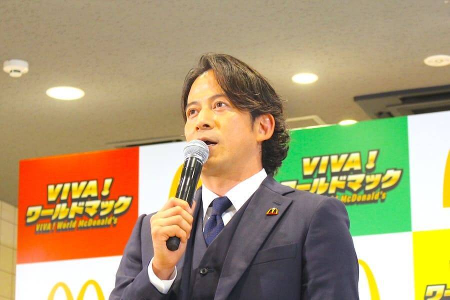 影山優佳、マック新商品をサッカー戦術で食レポ　岡田准一＆中澤佑二も驚き