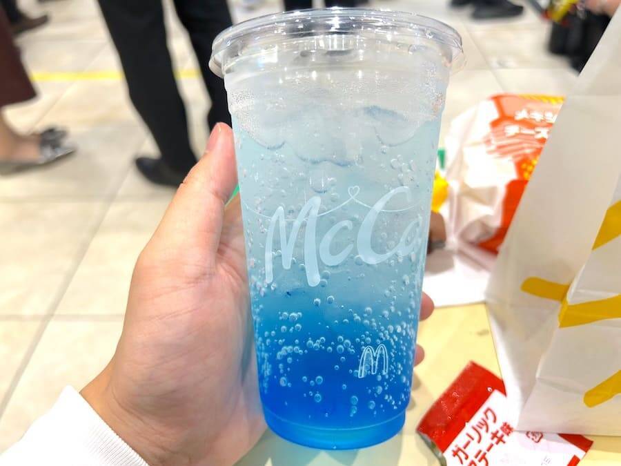 影山優佳、マック新商品をサッカー戦術で食レポ　岡田准一＆中澤佑二も驚き