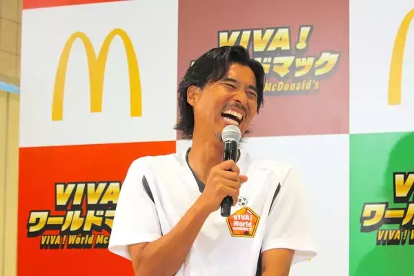 「影山優佳、マック新商品をサッカー戦術で食レポ　岡田准一＆中澤佑二も驚き」の画像
