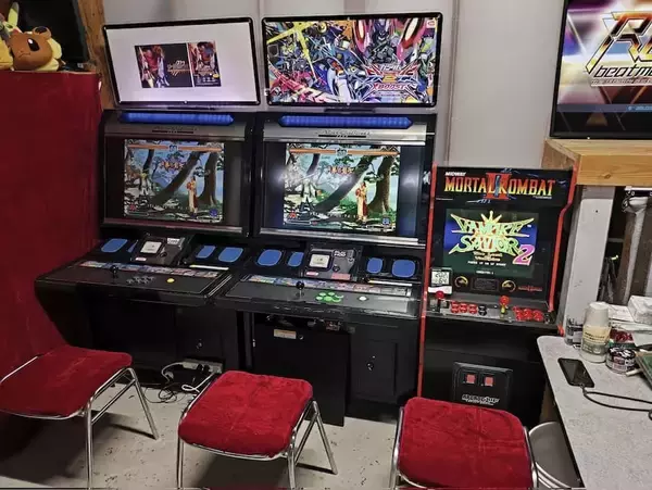 「“おうちゲーセン”が話題！個人宅のガレージに作られた光景に「家の要素どこ？」」の画像