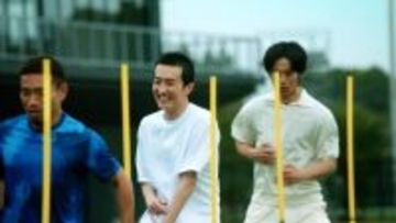 松坂桃李＆杉野遥亮、長友佑都と汗だくトレーニング　「アタック ZERO」新CM公開