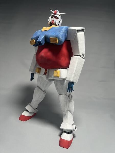 「ワイの腹で草」メタボなガンダムが話題　見覚えしかないボディに反響