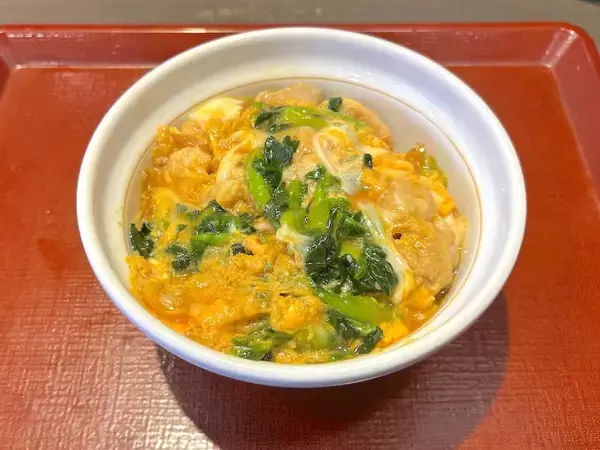 「菜の花1.5倍で再登場！なか卯「菜の花の親子丼」は口に入れた瞬間“春爛漫”」の画像