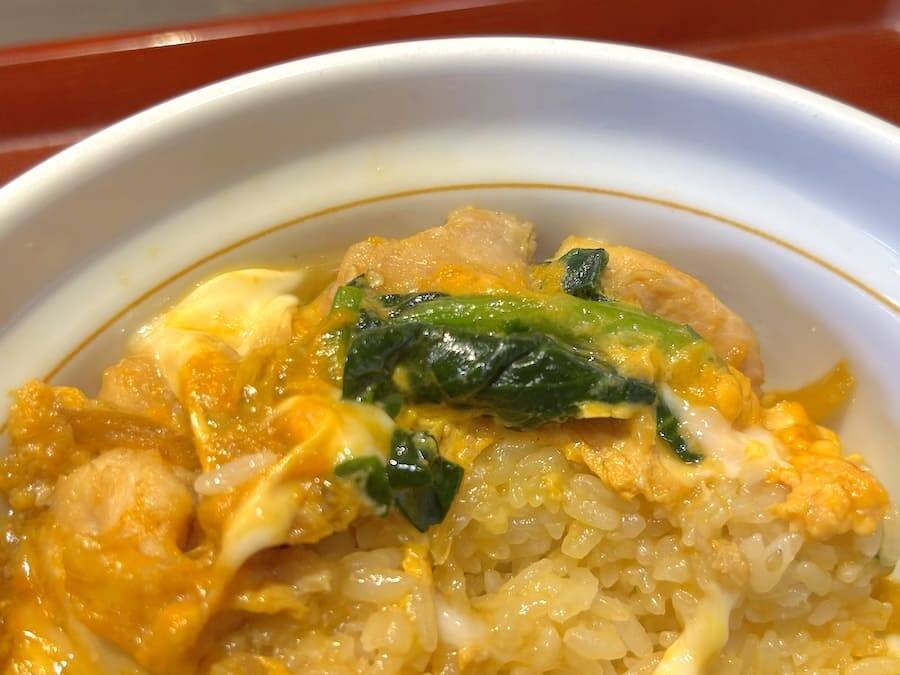 菜の花1.5倍で再登場！なか卯「菜の花の親子丼」は口に入れた瞬間“春爛漫”