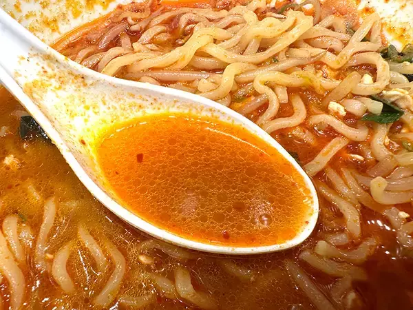 「幸楽苑史上最辛と噂の「会津レッド」実食　刺激以上に楽しさ感じる一杯」の画像