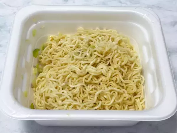 「北海道の最終兵器「山わさび塩焼そば」が鹿児島に襲来　“食べる催涙ガス”に薩摩が挑む」の画像