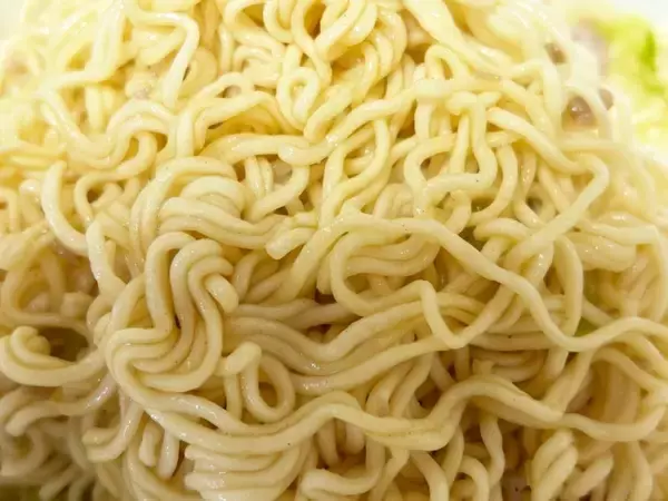 「北海道の最終兵器「山わさび塩焼そば」が鹿児島に襲来　“食べる催涙ガス”に薩摩が挑む」の画像