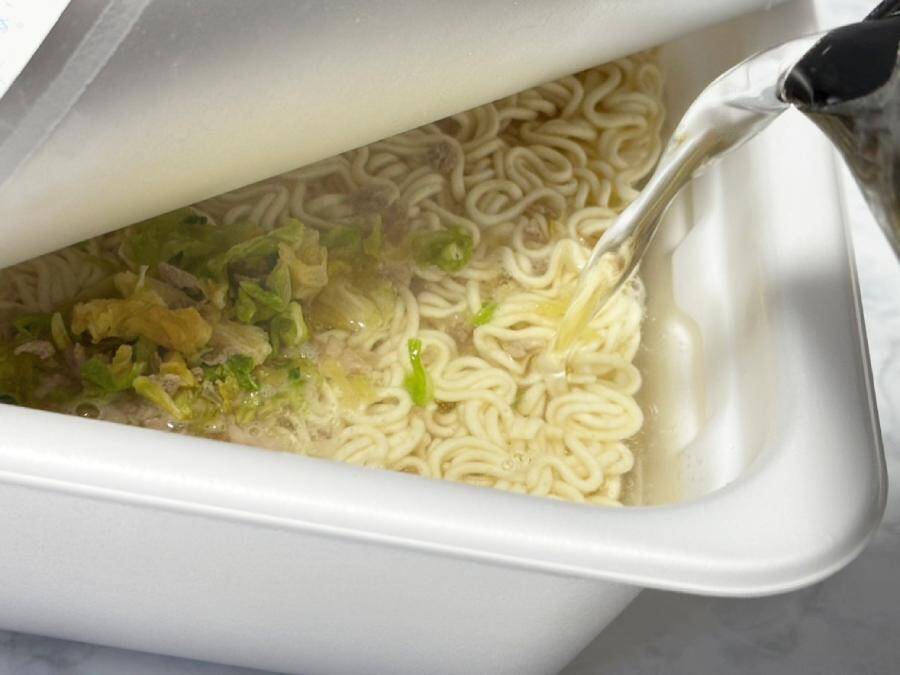 北海道の最終兵器「山わさび塩焼そば」が鹿児島に襲来　“食べる催涙ガス”に薩摩が挑む