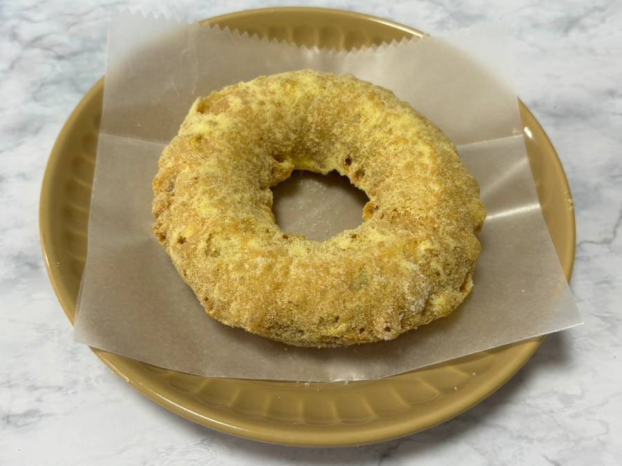 ミスド新作「サクぽふん」を食べてみた　軽やか食感に驚き、ただし“粉落ち”に注意