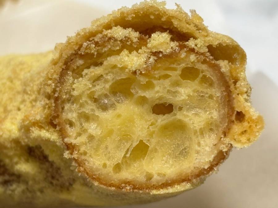 ミスド新作「サクぽふん」を食べてみた　軽やか食感に驚き、ただし“粉落ち”に注意