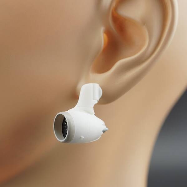 君も今日から飛行機だ！耳に装着する“ジェットエンジン”が誕生