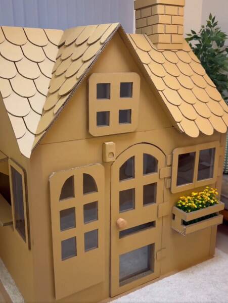 廃棄するダンボールをパパが本気で加工　完成したダンボールハウスのクオリティが高すぎる