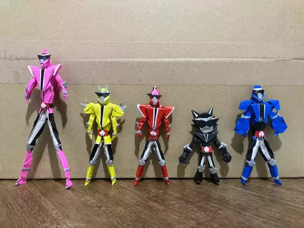 「折り紙限界突破！ジークアクスの「赤いガンダム」を徹底再現するツワモノ現る」の画像