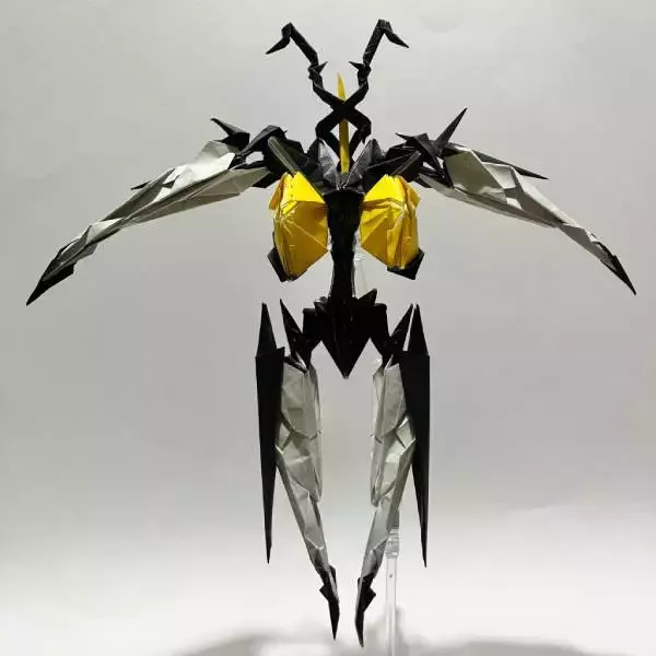 「折り紙限界突破！ジークアクスの「赤いガンダム」を徹底再現するツワモノ現る」の画像