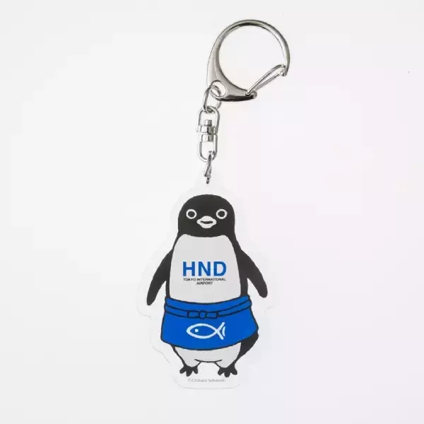 「交通系ICのペンギンがまさかの転職か？　羽田空港限定グッズ発売開始」の画像