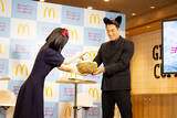 「マクドナルド、魔女のお届けもの「ヨーロッパバーガーズ」3商品が登場　発表会では長濱ねるキキと槙野智章ジジが「お届け」披露」の画像15