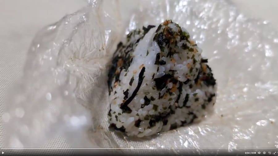 彼女に煽られて作った“三角のおにぎり”が話題　見事な三角錐に「むしろ器用なのでは」