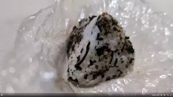 「彼女に煽られて作った“三角のおにぎり”が話題　見事な三角錐に「むしろ器用なのでは」」の画像