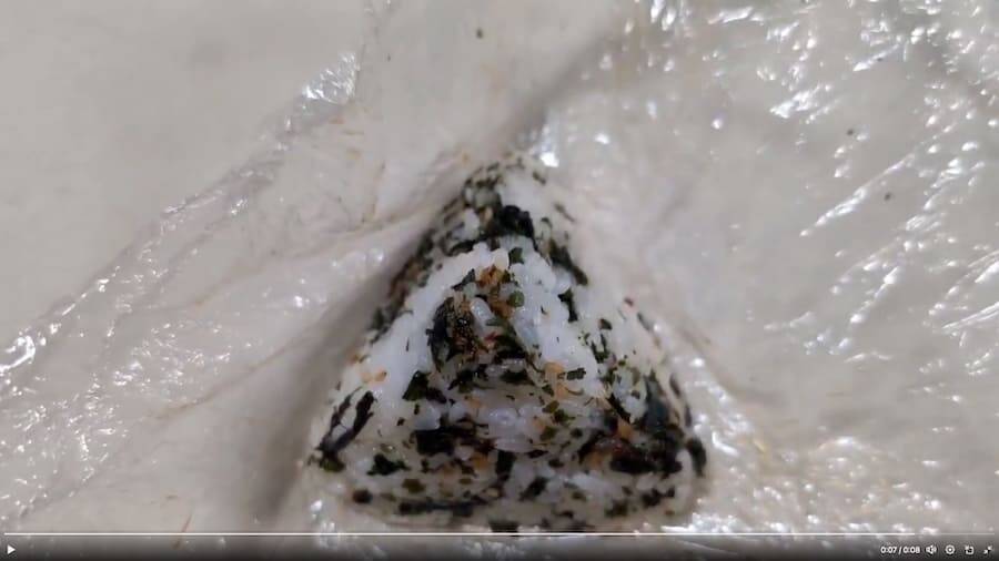 彼女に煽られて作った“三角のおにぎり”が話題　見事な三角錐に「むしろ器用なのでは」