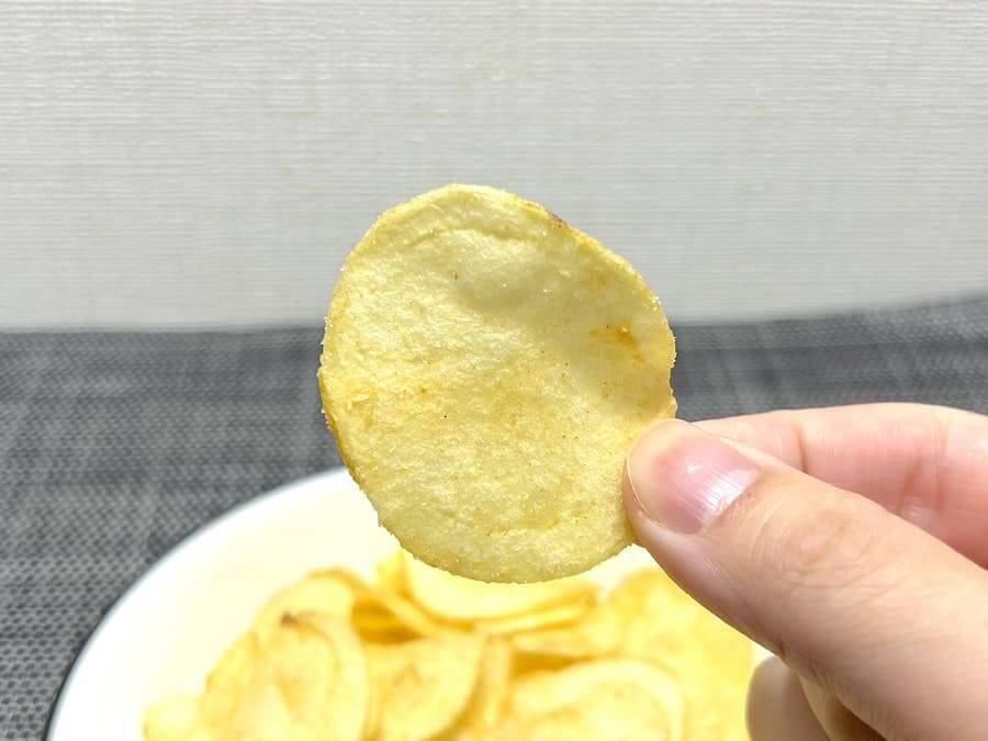 ウェルシア限定「チー牛ポテチ」が謎すぎる　公式が見つからない新商品を食べてみた