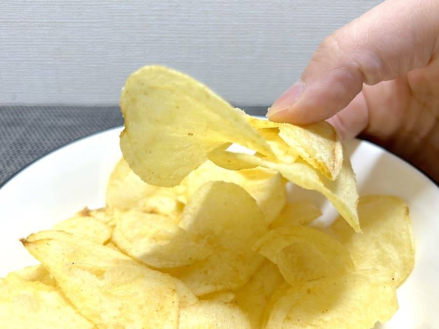 ウェルシア限定「チー牛ポテチ」が謎すぎる　公式が見つからない新商品を食べてみた