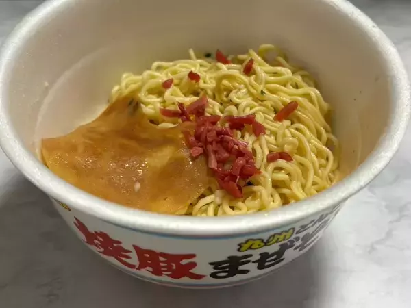 「サンポー「焼豚ラーメン」待望の新作　「焼豚ませそば」を九州民が実食レビューしてみた」の画像
