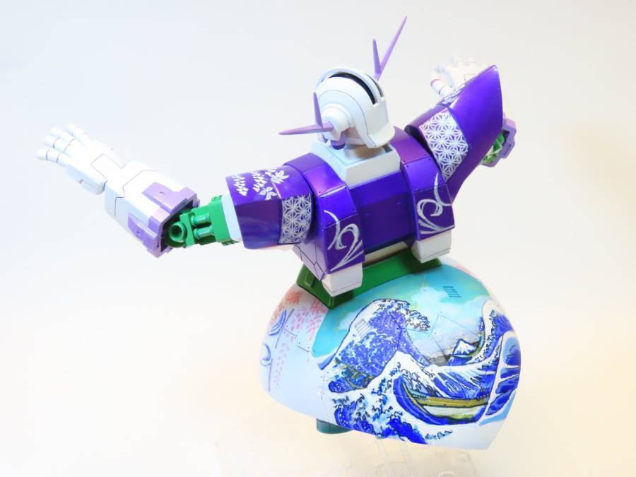 和風×ガンプラ　藤の花と富士山がモチーフの「ふじおんぐ」