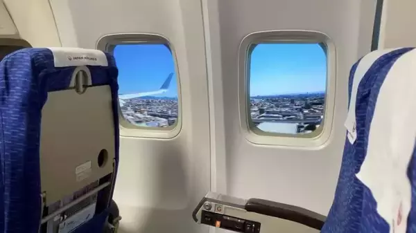 「自宅に“機内”を再現！「飛行機オタク」が作り上げた最高の趣味部屋」の画像