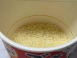 「お湯だけでご飯ができるってマジ？　日清「ふっくら釜炊き ごはん」を半信半疑で試した結果」の画像2