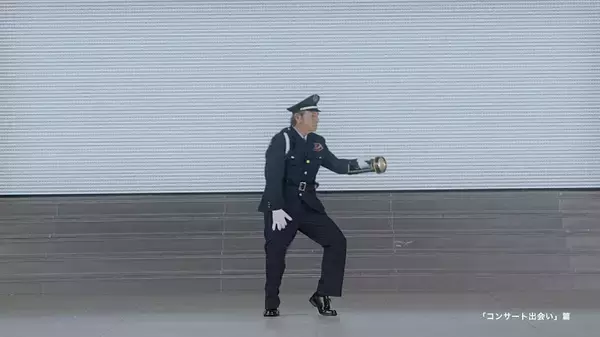 「「BOSS」宇宙人ジョーンズ新CMは過去作品を再編集　「宇宙人からのアドバイス」篇WEB先行公開」の画像