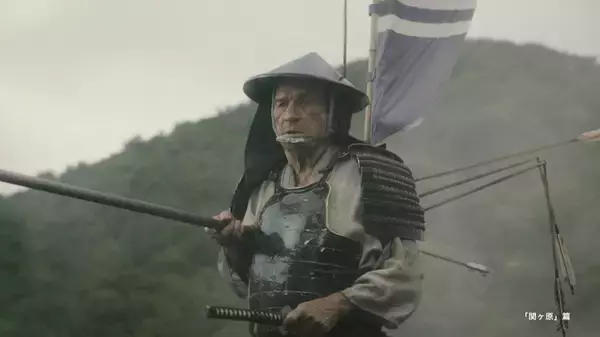 「「BOSS」宇宙人ジョーンズ新CMは過去作品を再編集　「宇宙人からのアドバイス」篇WEB先行公開」の画像