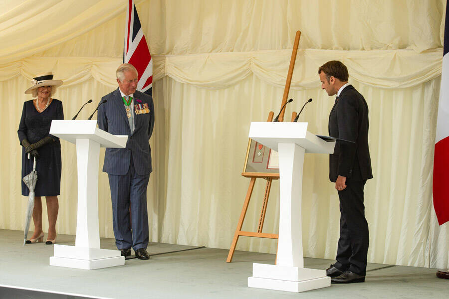 ド ゴール演説80年 英仏のアクロバットチームが合同記念飛行 年6月22日 エキサイトニュース